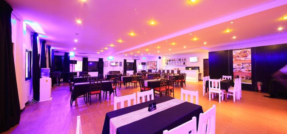Microtel By Wyndham Tarlac מראה חיצוני תמונה
