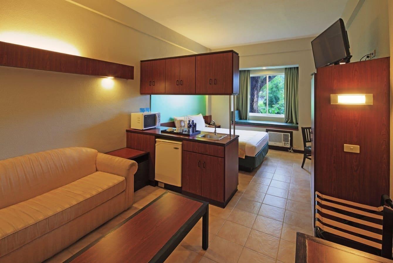 Microtel By Wyndham Tarlac מראה חיצוני תמונה