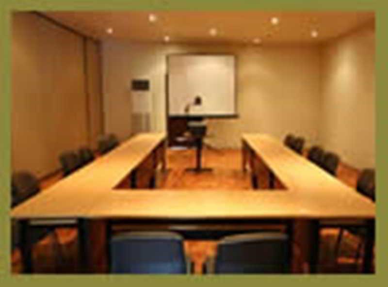 Microtel By Wyndham Tarlac מראה חיצוני תמונה