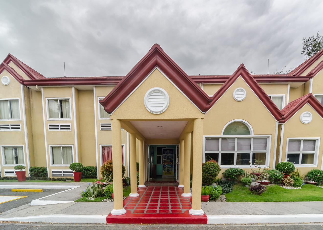 Microtel By Wyndham Tarlac מראה חיצוני תמונה